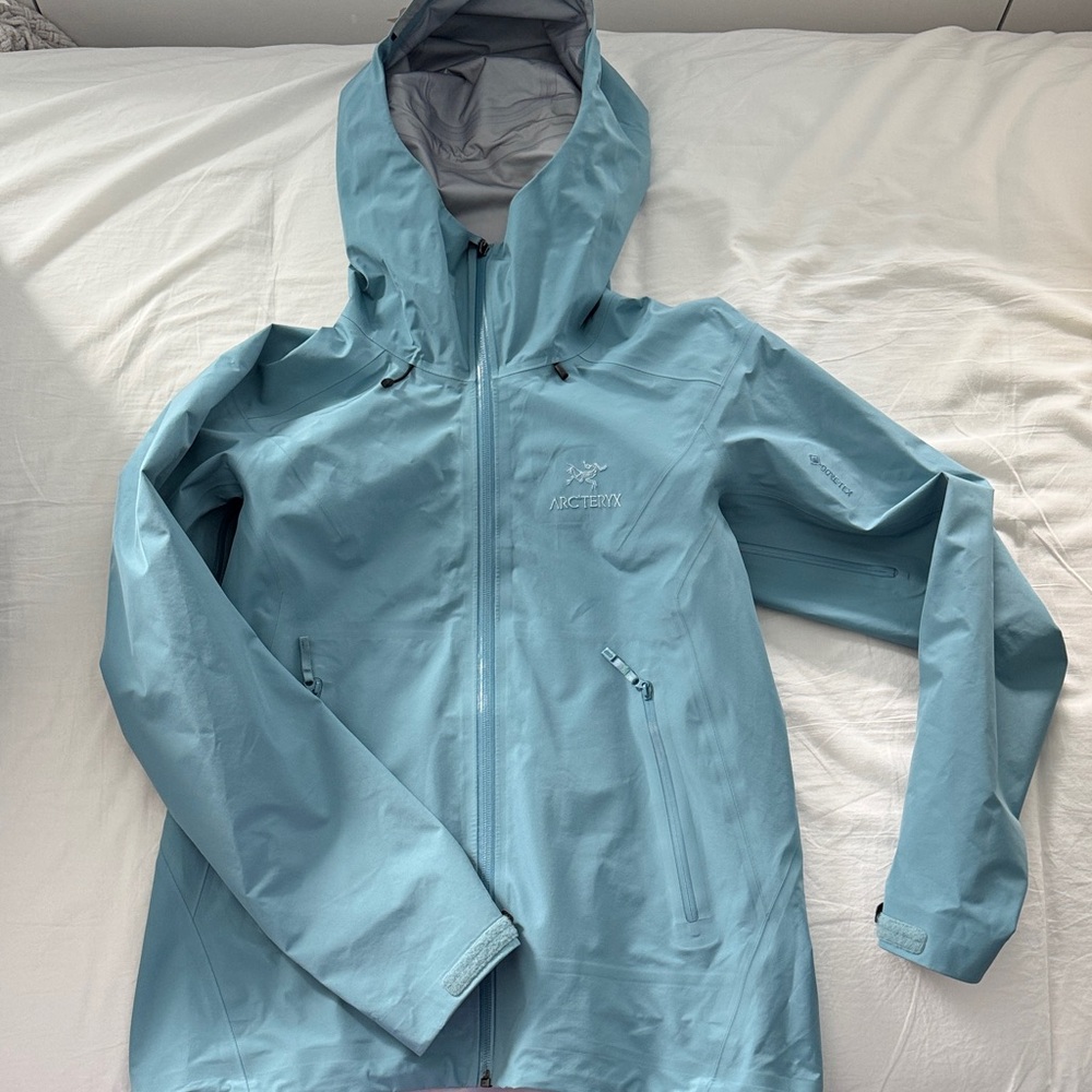 Arc'teryx Women's Sky Blue Beta LT Jacket